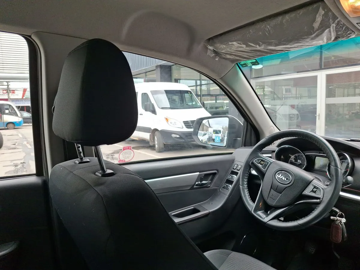 JAC T8 2.0 Comfort 4x2 Diesel Mt 4p año 2022
