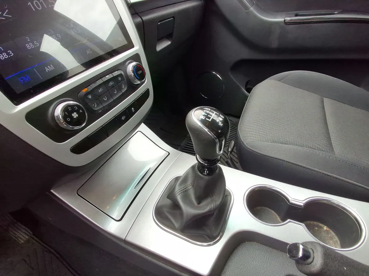 JAC T8 2.0 Comfort 4x2 Diesel Mt 4p año 2022