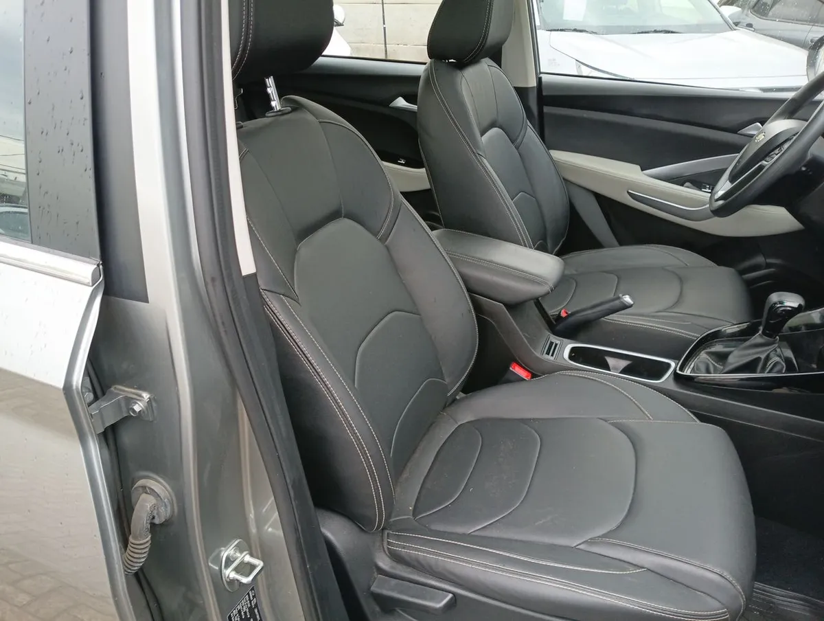 Chevrolet Captiva 1.5t Ltz R 4x2 Cvt At 5p año 2024