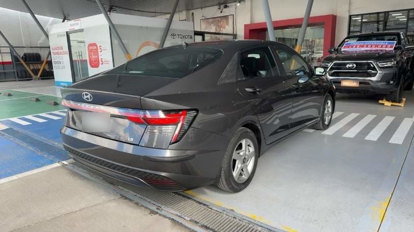 Hyundai Accent 1.5 Plus 4x2 Mt 4p año 2024