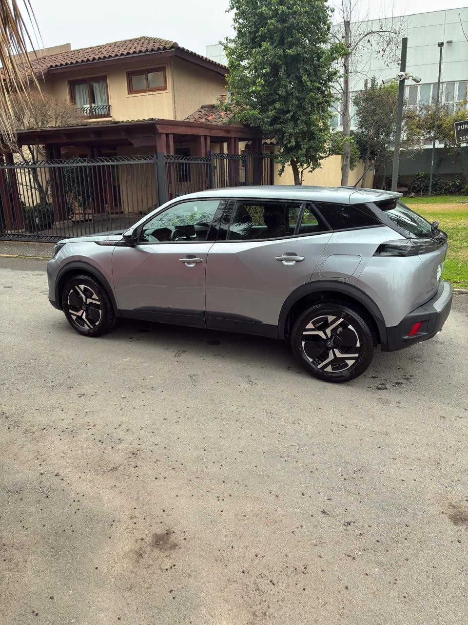 PEUGEOT 2008 1.2 Allure Mhev 136 At Hirbido año 2025