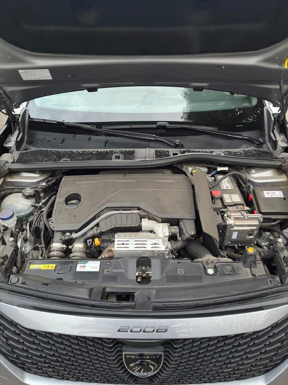 PEUGEOT 2008 1.2 Allure Mhev 136 At Hirbido año 2025