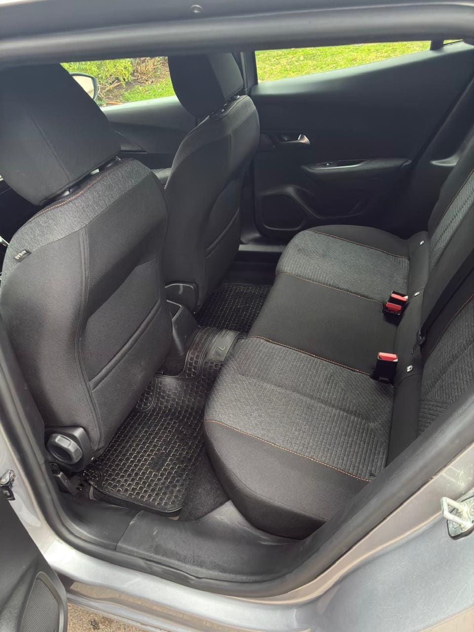 PEUGEOT 2008 1.2 Allure Mhev 136 At Hirbido año 2025