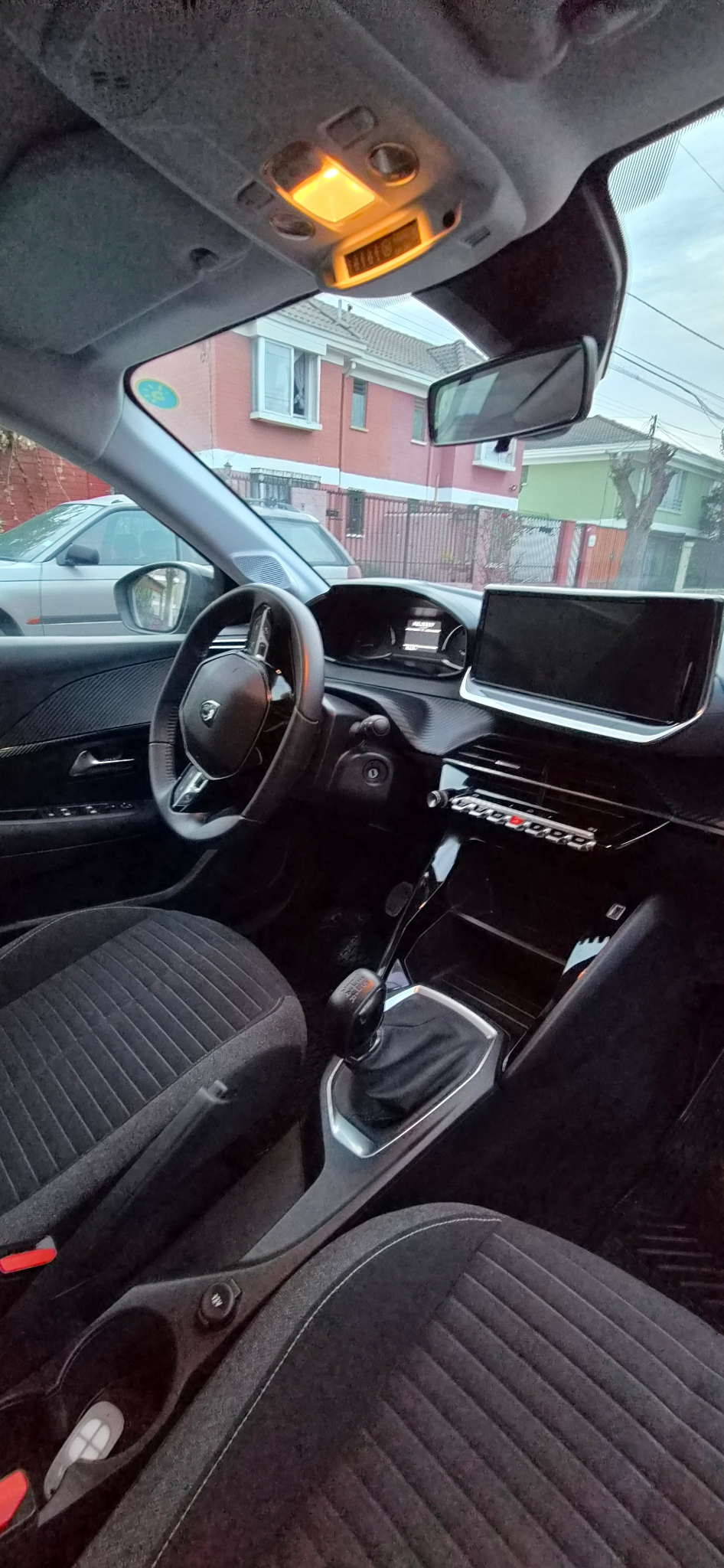 PEUGEOT 208 1.2 Active Pack Puretech 75 Mt año 2024