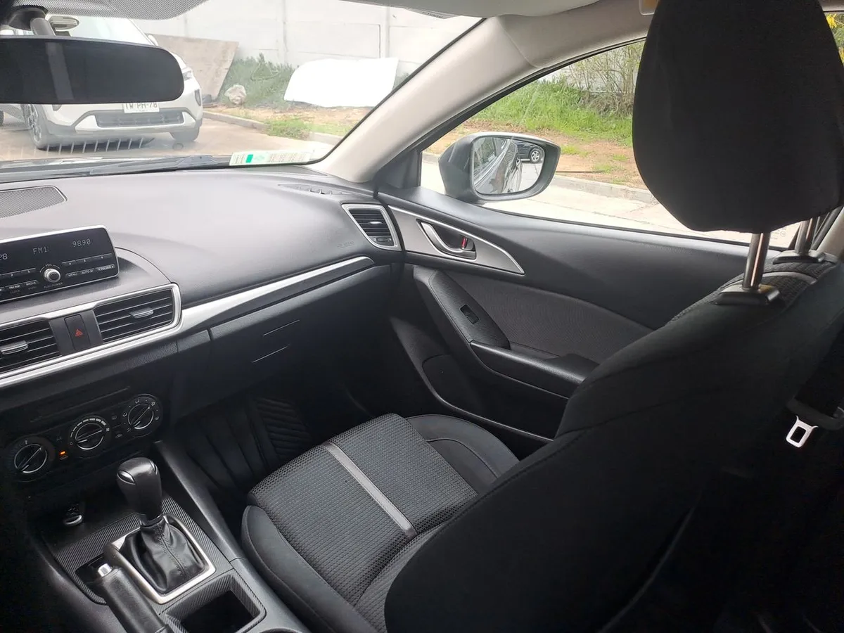 Mazda 3 1.6 S 4x2 Sdn 4at 4p año 2018