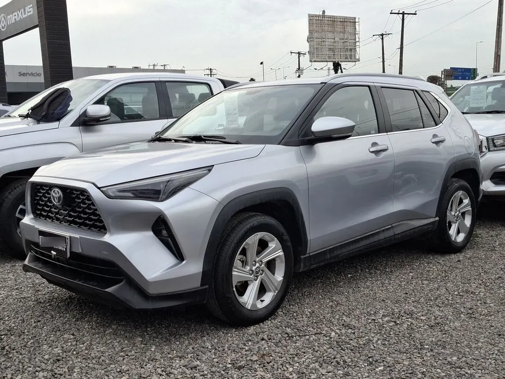 Toyota Yaris Cross 1.5 Xi 4x2 5mt 5p año 2025