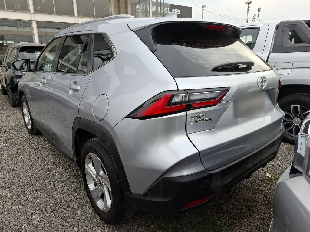 Toyota Yaris Cross 1.5 Xi 4x2 5mt 5p año 2025