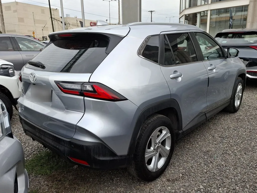 Toyota Yaris Cross 1.5 Xi 4x2 5mt 5p año 2025