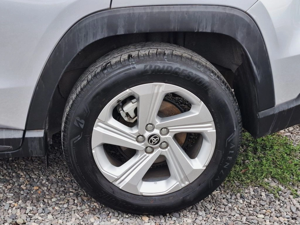 Toyota Yaris Cross 1.5 Xi 4x2 5mt 5p año 2025