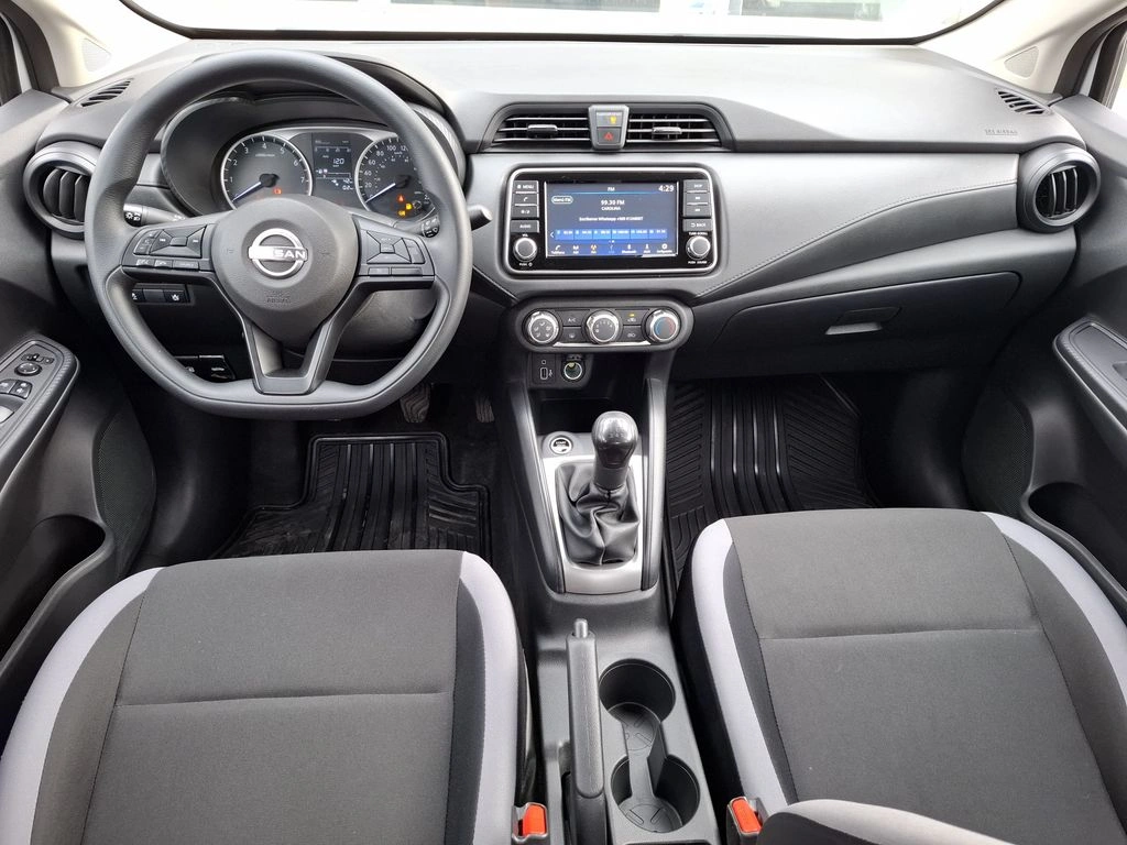 Nissan Versa 1.6 Advance 4x2 Mt 4p año 2026