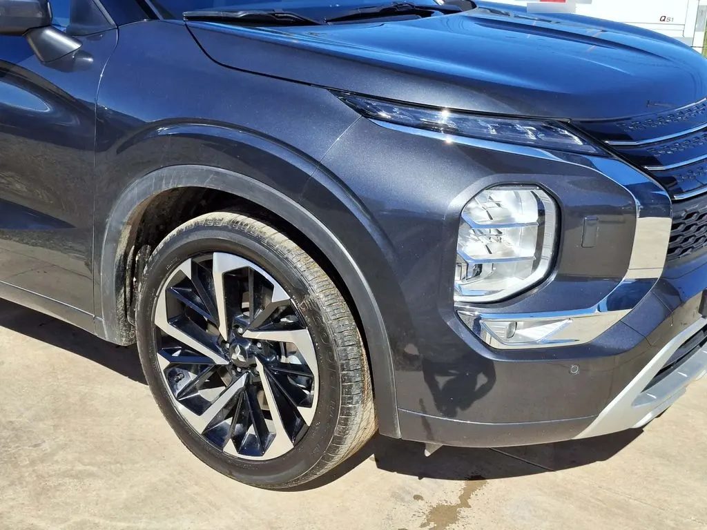 Mitsubishi Outlander 2.5 Gls Limited 4x4 At 5p año 2025