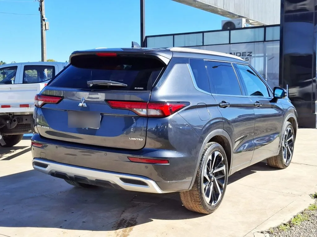Mitsubishi Outlander 2.5 Gls Limited 4x4 At 5p año 2025