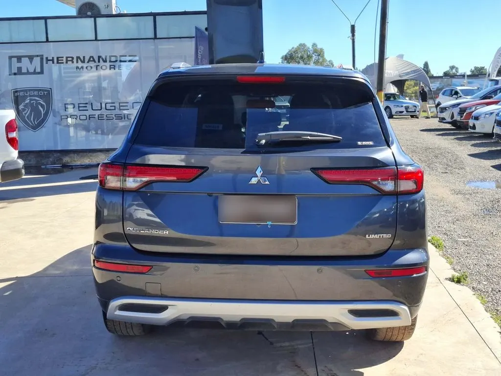 Mitsubishi Outlander 2.5 Gls Limited 4x4 At 5p año 2025
