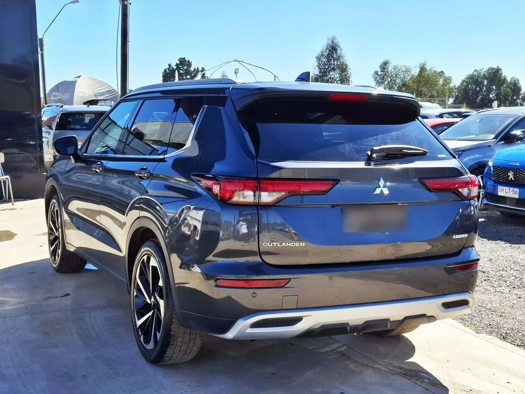Mitsubishi Outlander 2.5 Gls Limited 4x4 At 5p año 2025