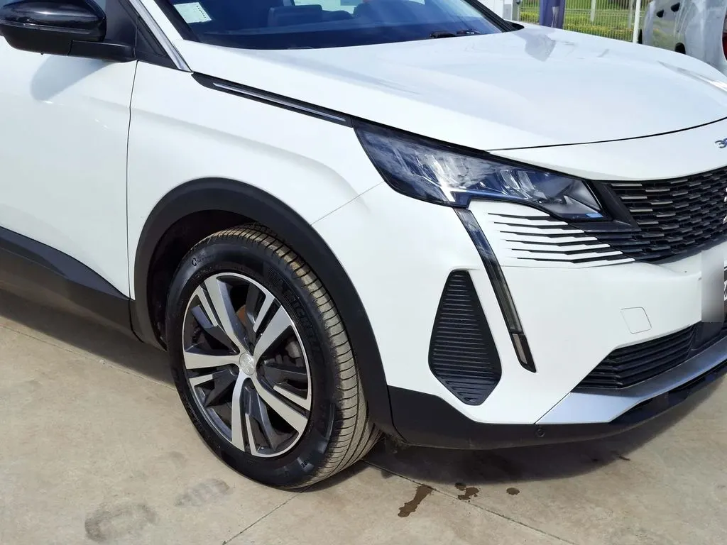 Peugeot 3008 1.2 Active Pack Puretech 130 4x2 Mt6 5p año 2022