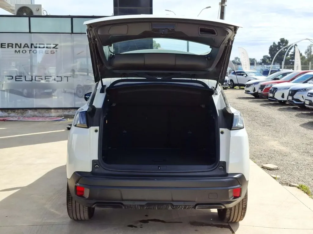 Peugeot 3008 1.2 Active Pack Puretech 130 4x2 Mt6 5p año 2022