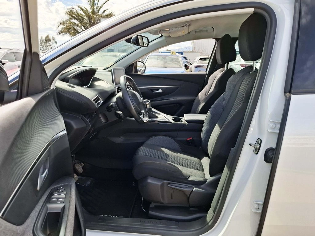 Peugeot 3008 1.2 Active Pack Puretech 130 4x2 Mt6 5p año 2022