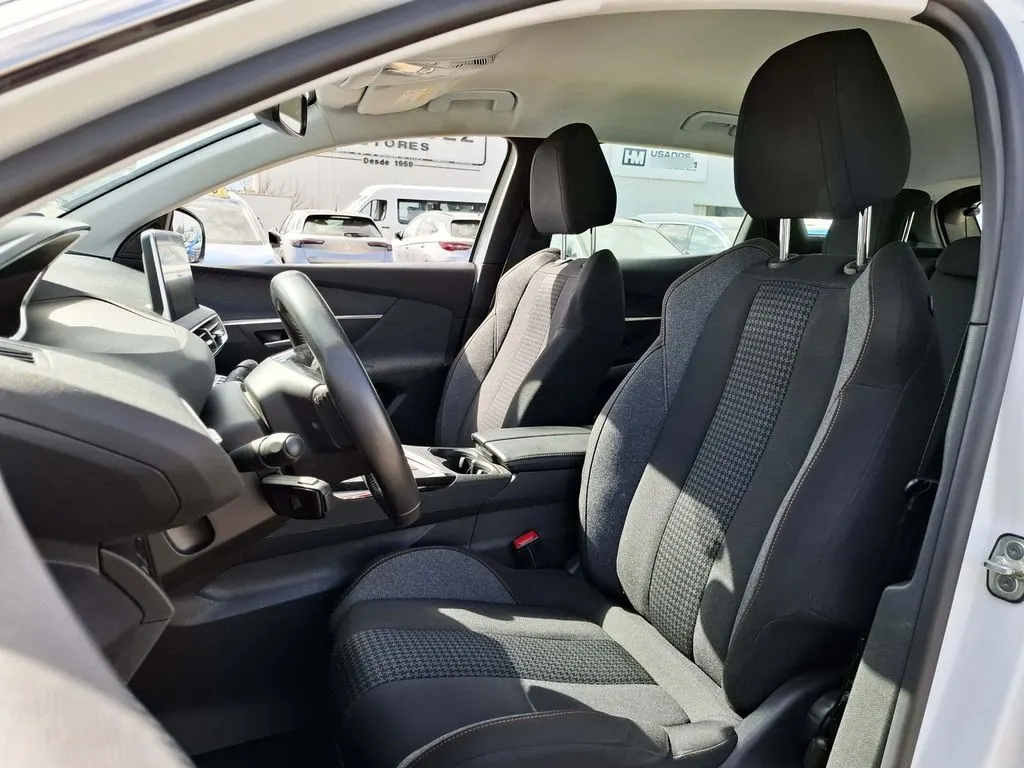 Peugeot 3008 1.2 Active Pack Puretech 130 4x2 Mt6 5p año 2022