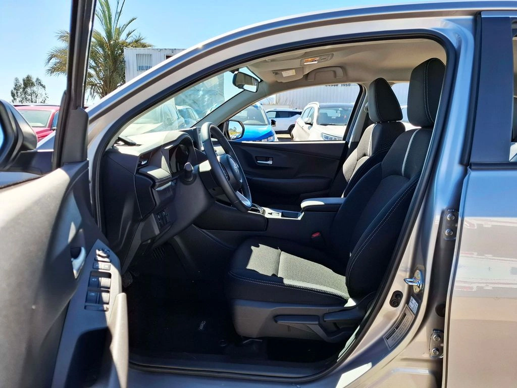 Toyota Yaris 1.5 E 4x2 Sdn Cvt At 4p año 2026