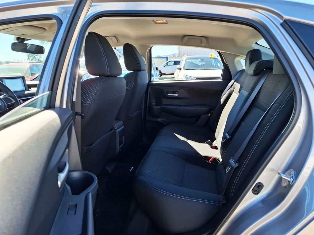 Toyota Yaris 1.5 E 4x2 Sdn Cvt At 4p año 2026