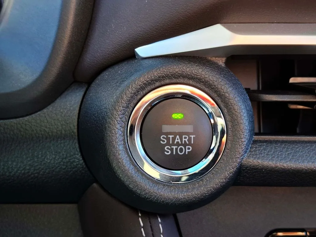 Toyota Yaris 1.5 E 4x2 Sdn Cvt At 4p año 2026