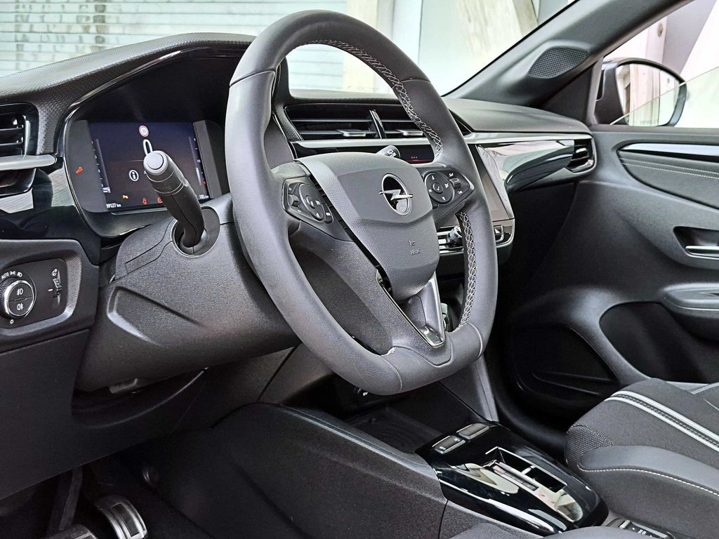 Opel Corsa 1.2t Edition Gs Line 100hp 4x2 At8 5p año 2024