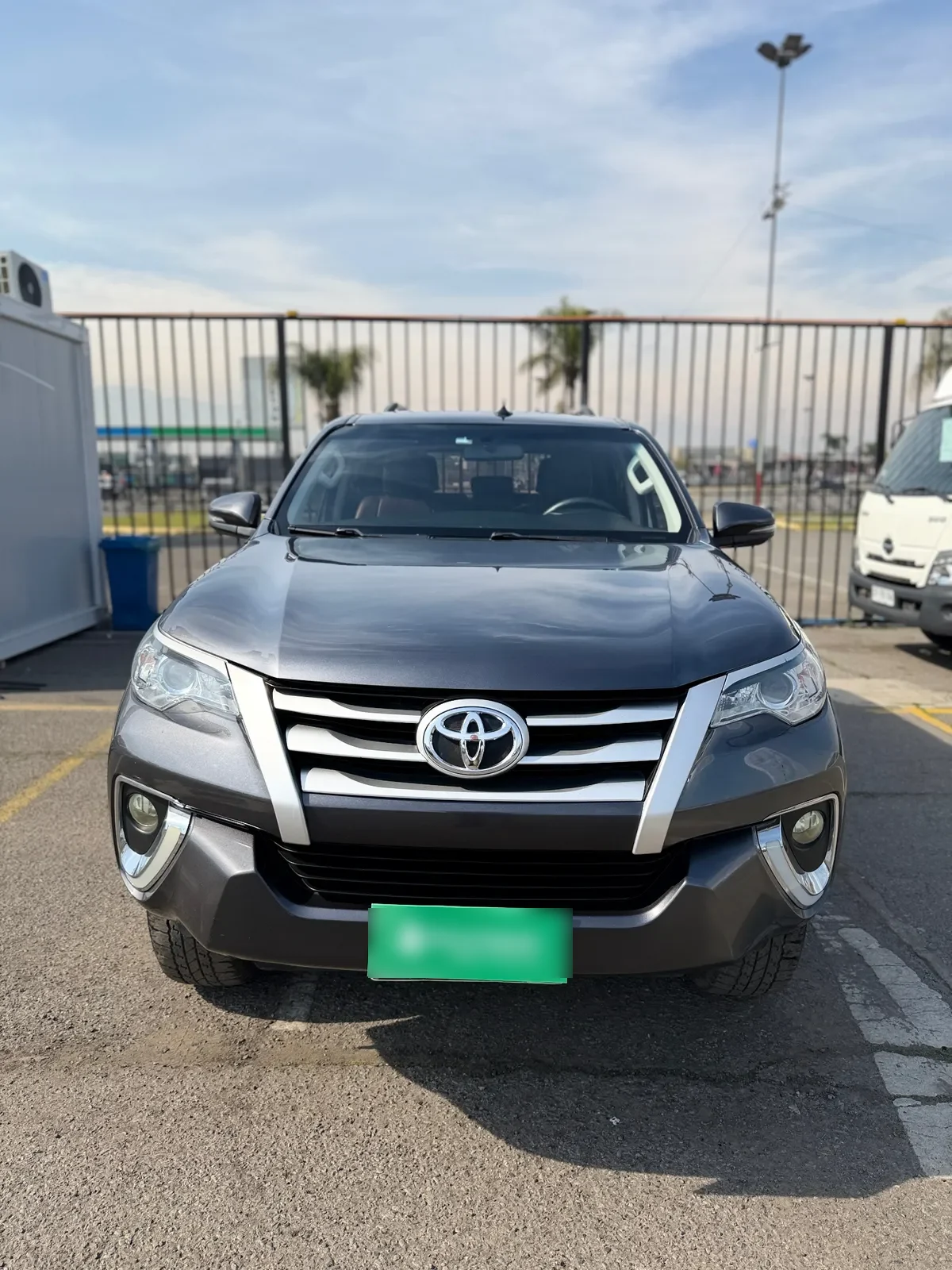 Toyota Fortuner 2.7 Srv Lgb0 At año 2019