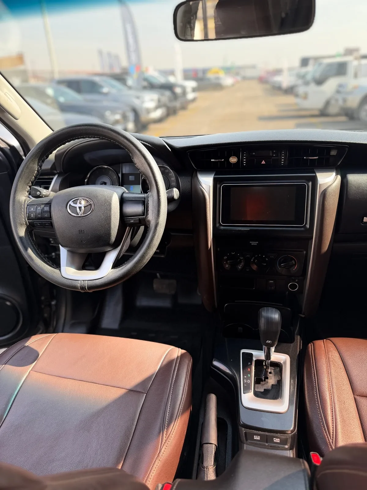 Toyota Fortuner 2.7 Srv Lgb0 At año 2019