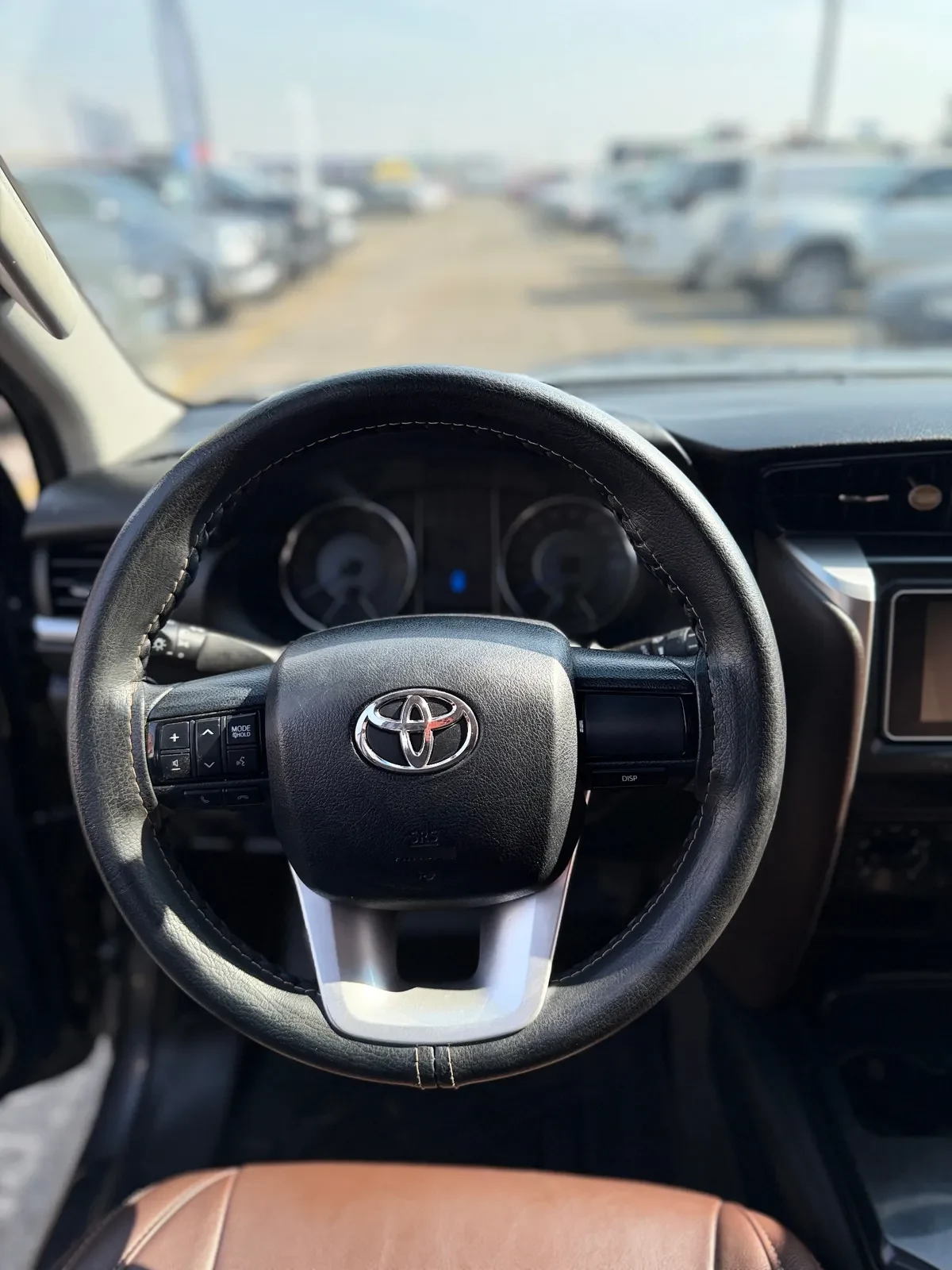 Toyota Fortuner 2.7 Srv Lgb0 At año 2019