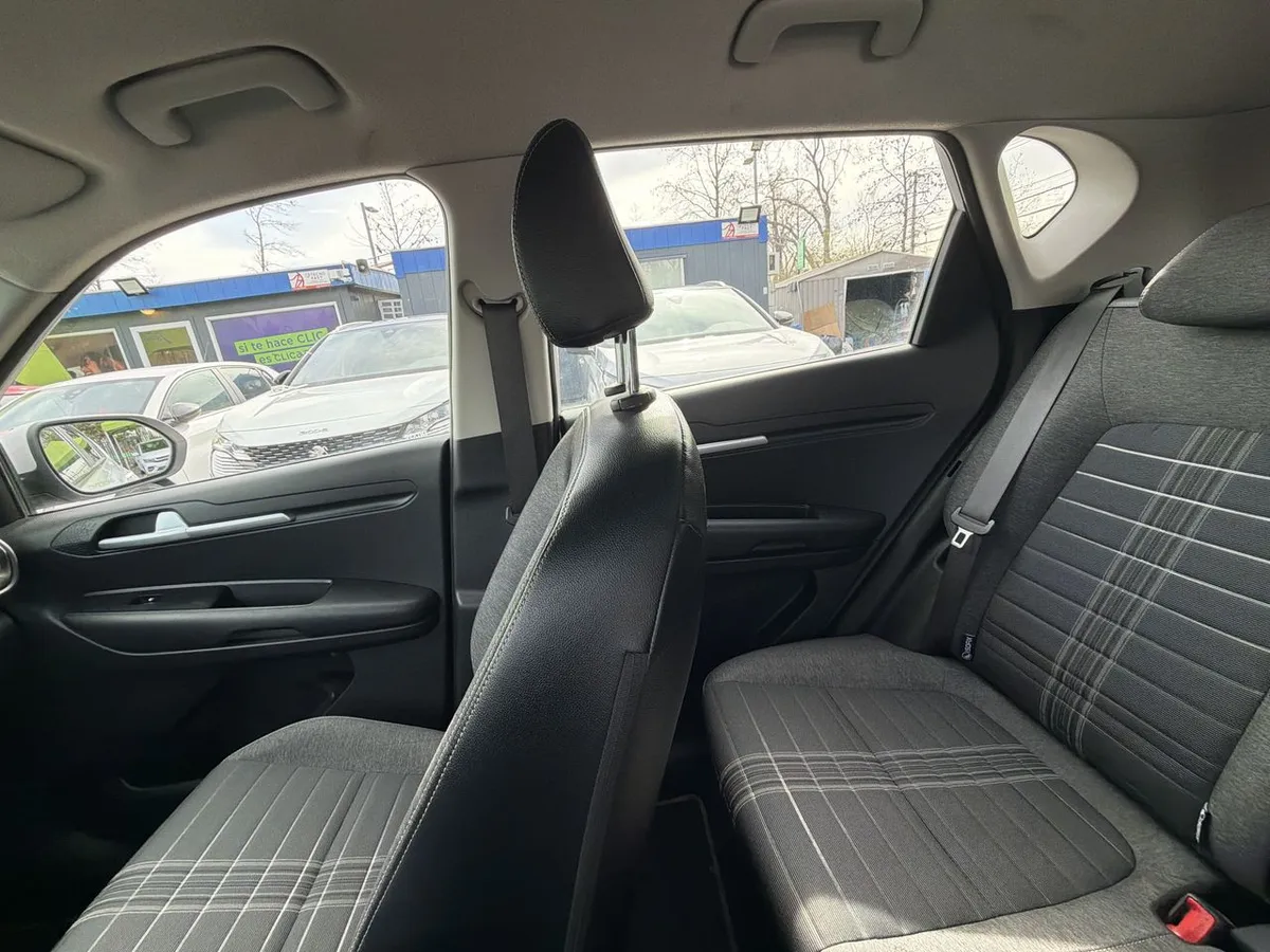 Kia Sonet 1.5 Ex 4x2 Ivt Ri At 5p año 2025