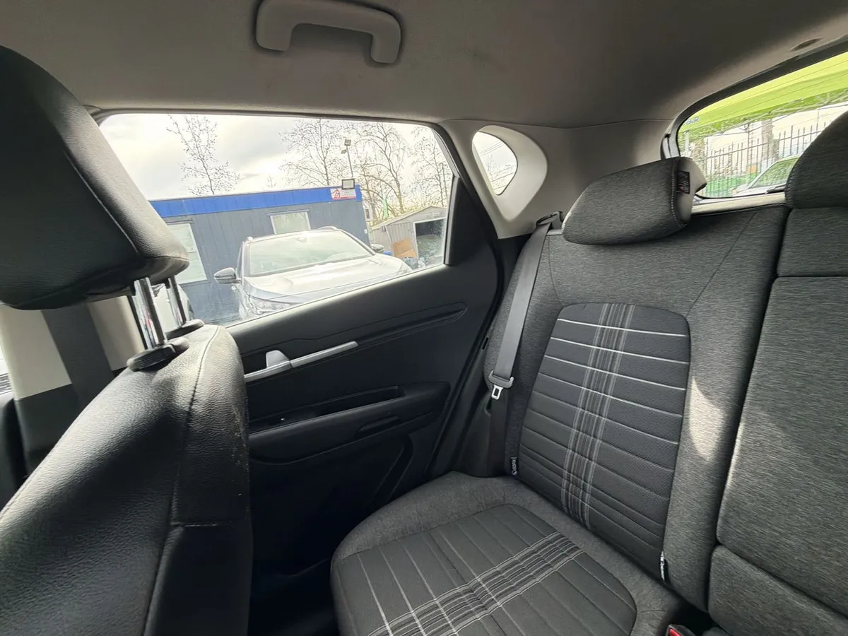 Kia Sonet 1.5 Ex 4x2 Ivt Ri At 5p año 2025