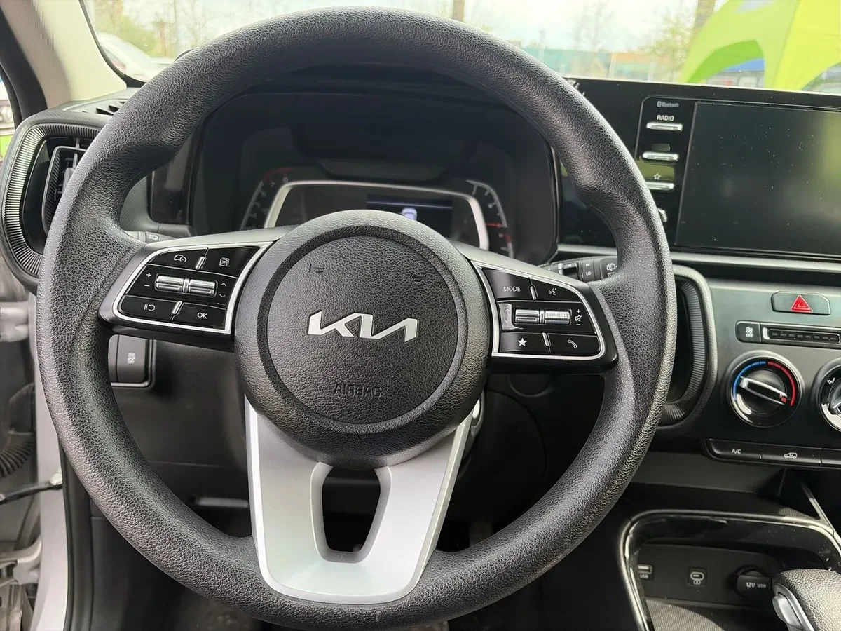 Kia Sonet 1.5 Ex 4x2 Ivt Ri At 5p año 2025