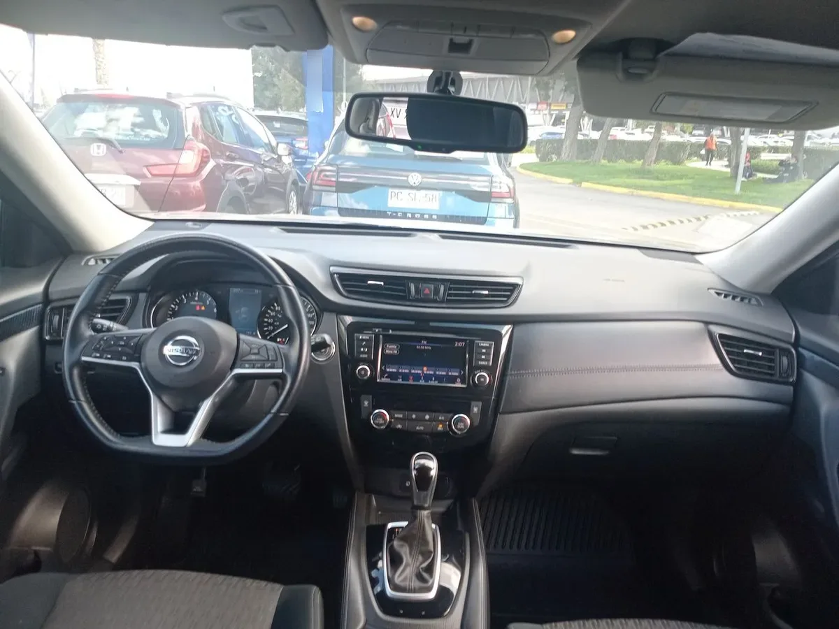 Nissan X-Trail 2.5 Advance Mc 4x2 3row Cvt At 5p año 2021