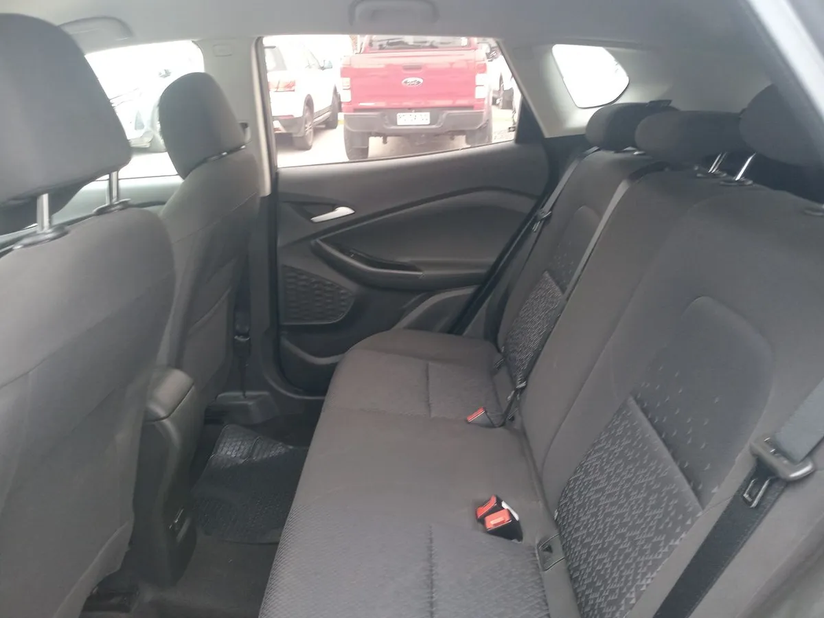 Chevrolet Tracker 1.2t Ls Fwd Mt 5p año 2022