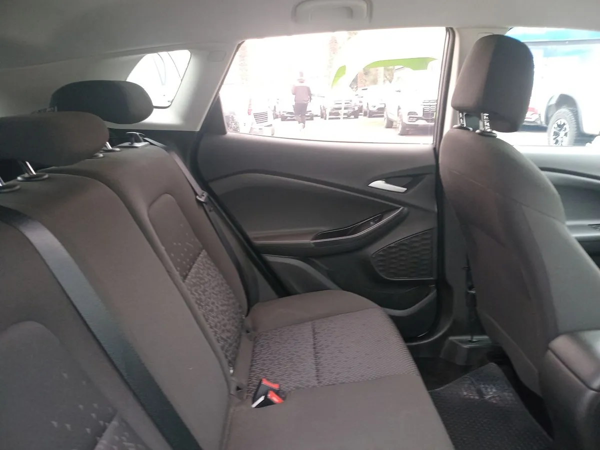 Chevrolet Tracker 1.2t Ls Fwd Mt 5p año 2022