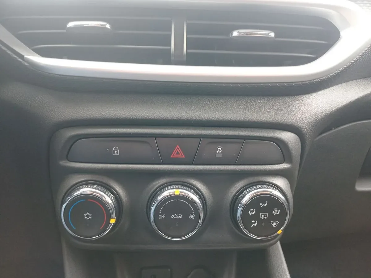Chevrolet Tracker 1.2t Ls Fwd Mt 5p año 2022
