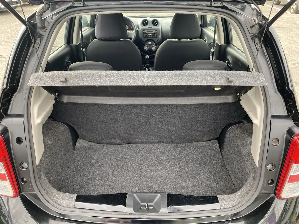 Nissan March 1.6 Active 4x2 Mt 5p año 2016