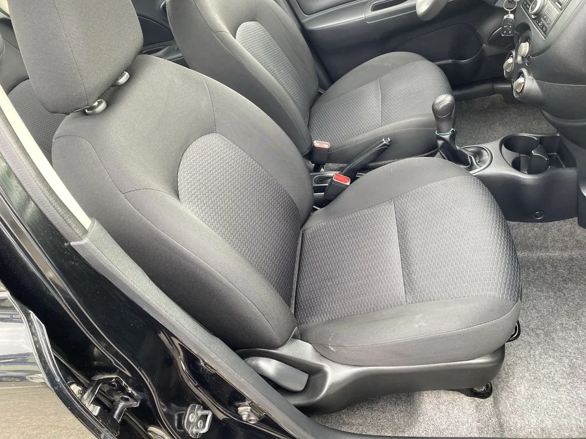 Nissan March 1.6 Active 4x2 Mt 5p año 2016