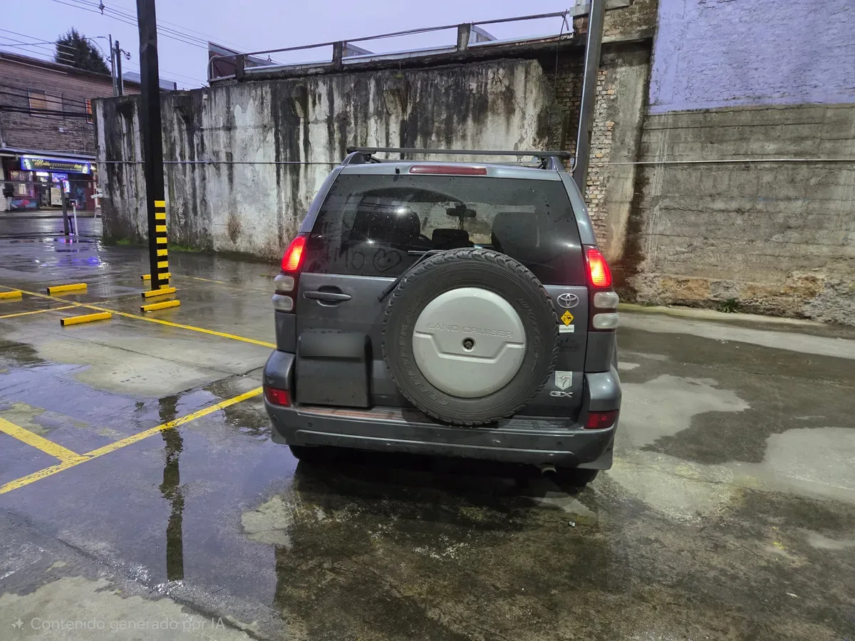 TOYOTA LAND CRUISER 2.7 Prado Lujo Mt año 2008