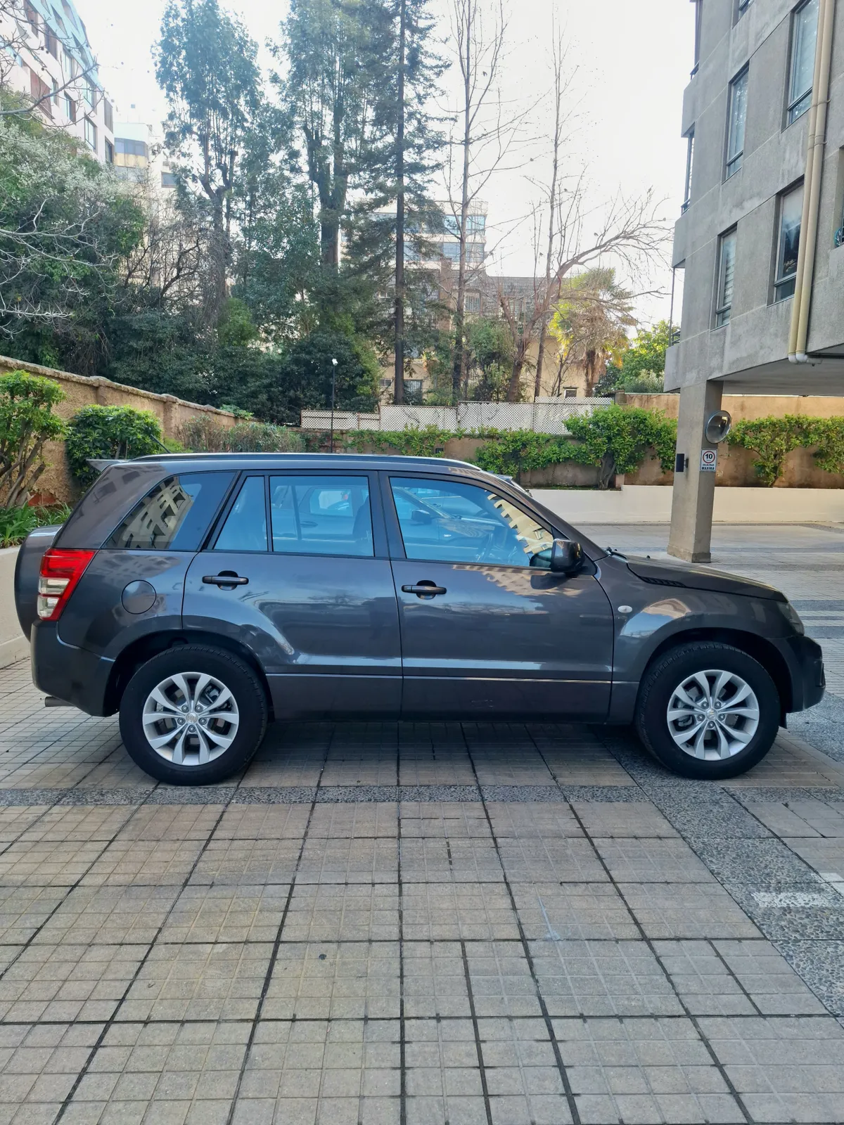 Suzuki Grand Nomade Otra año 2013