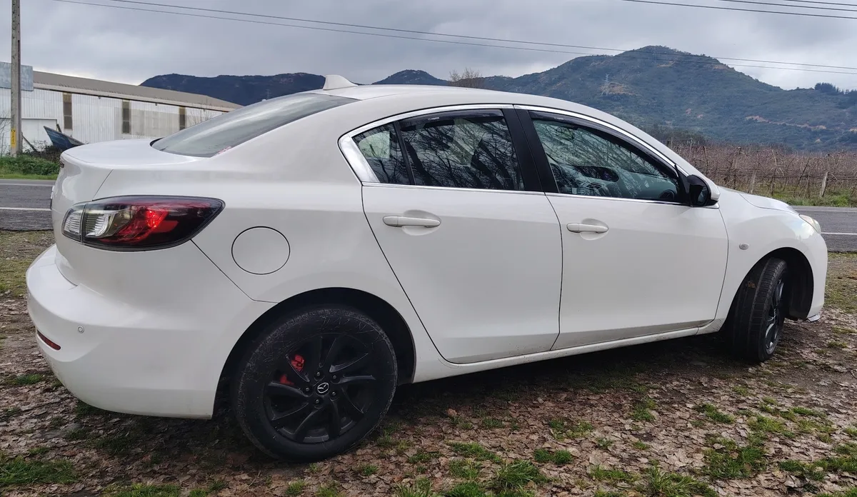 MAZDA MAZDA3 1.6 Sedan S Ac C.crucero Mt año 2013