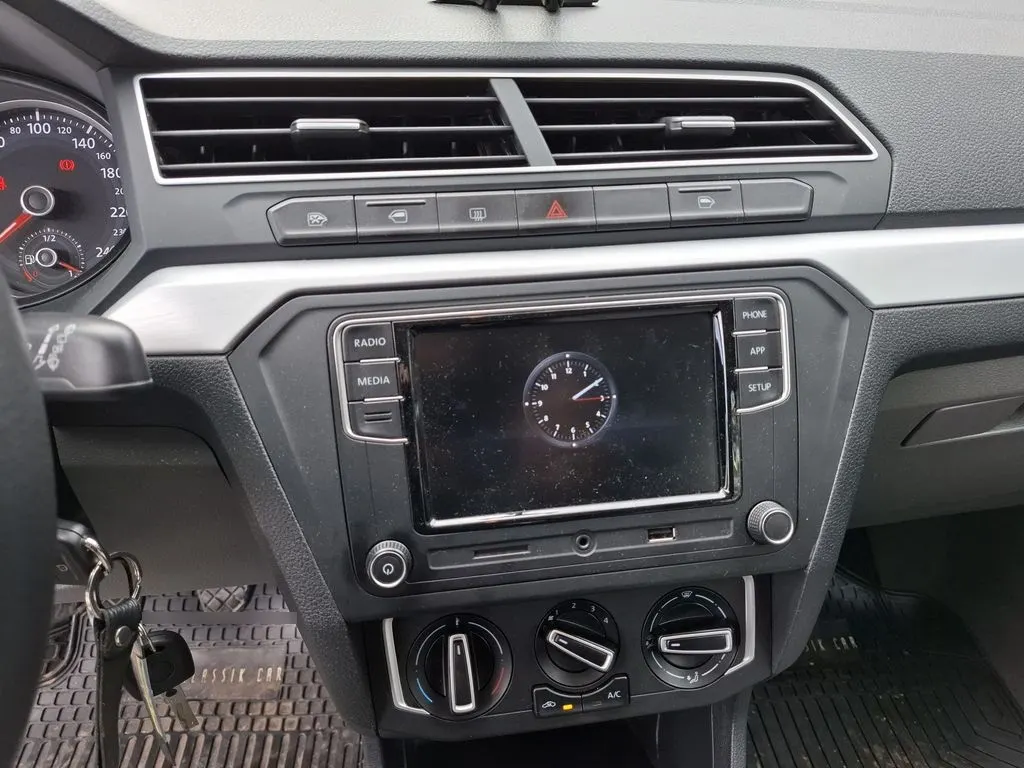 Volkswagen Gol 1.6 Comfortline Mt año 2023