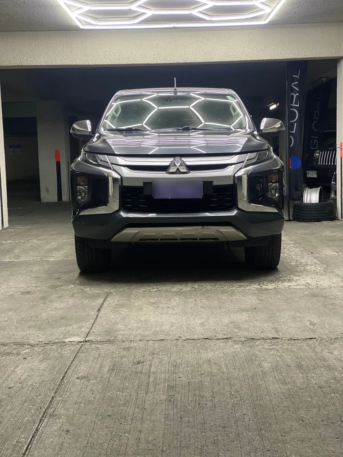 MITSUBISHI L200 2.4 Td Dakar Crs Hp At 4x4 Diesel año 2020