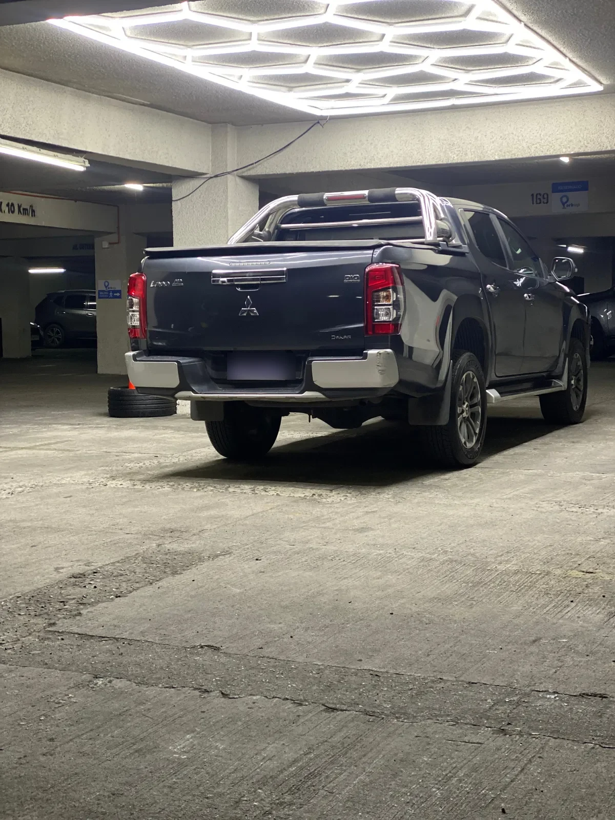 MITSUBISHI L200 2.4 Td Dakar Crs Hp At 4x4 Diesel año 2020
