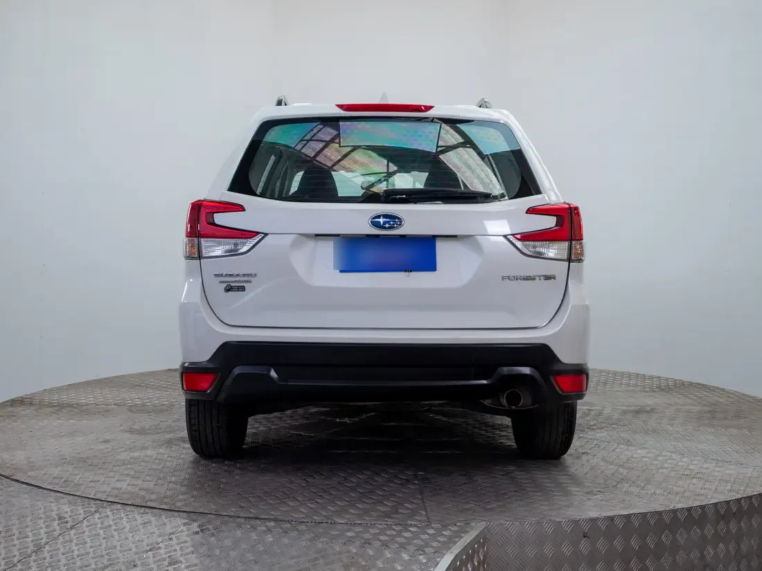 Subaru Forester 2.0 Awd X At 4x4 año 2021
