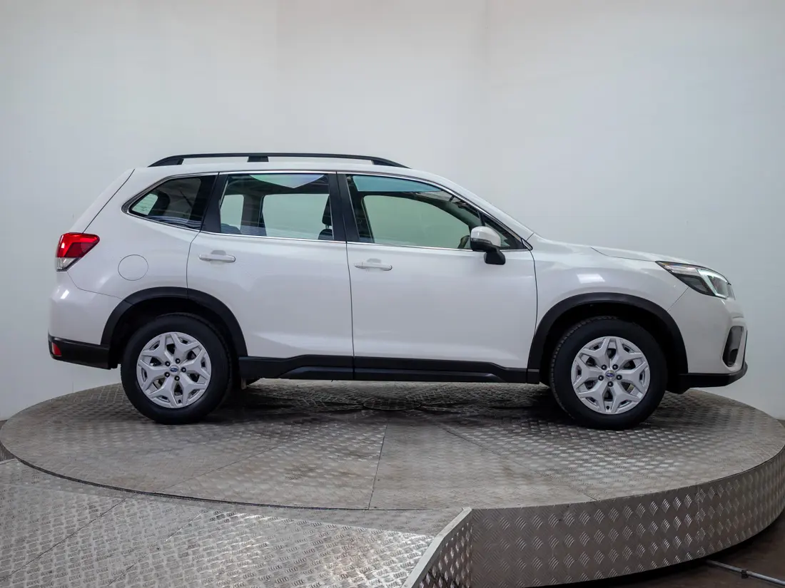 Subaru Forester 2.0 Awd X At 4x4 año 2021