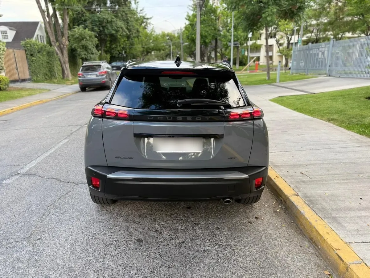 PEUGEOT 2008 1.5 Gt Bluehdi 130 At Diesel año 2024