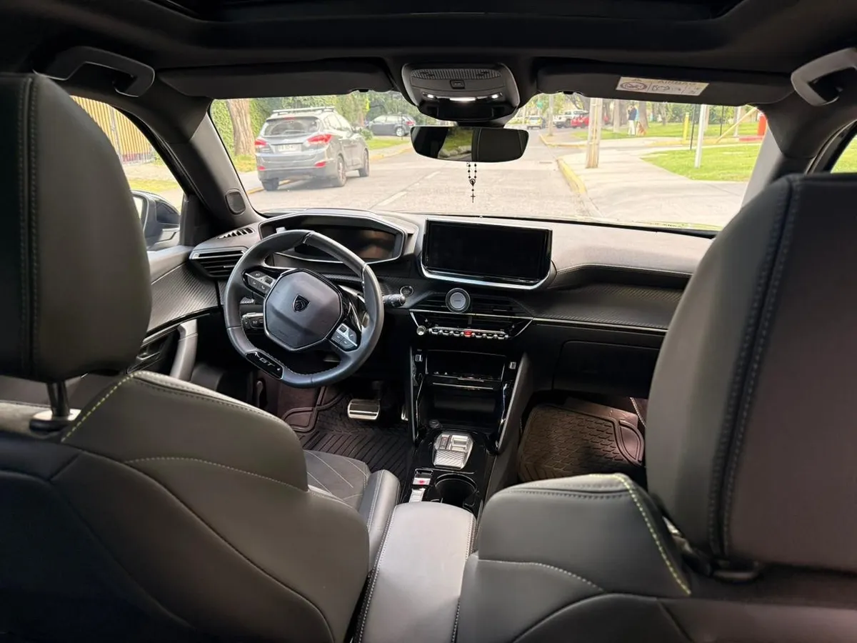 PEUGEOT 2008 1.5 Gt Bluehdi 130 At Diesel año 2024