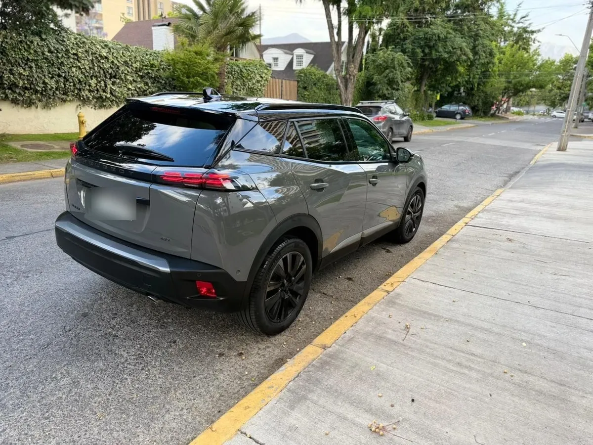 PEUGEOT 2008 1.5 Gt Bluehdi 130 At Diesel año 2024