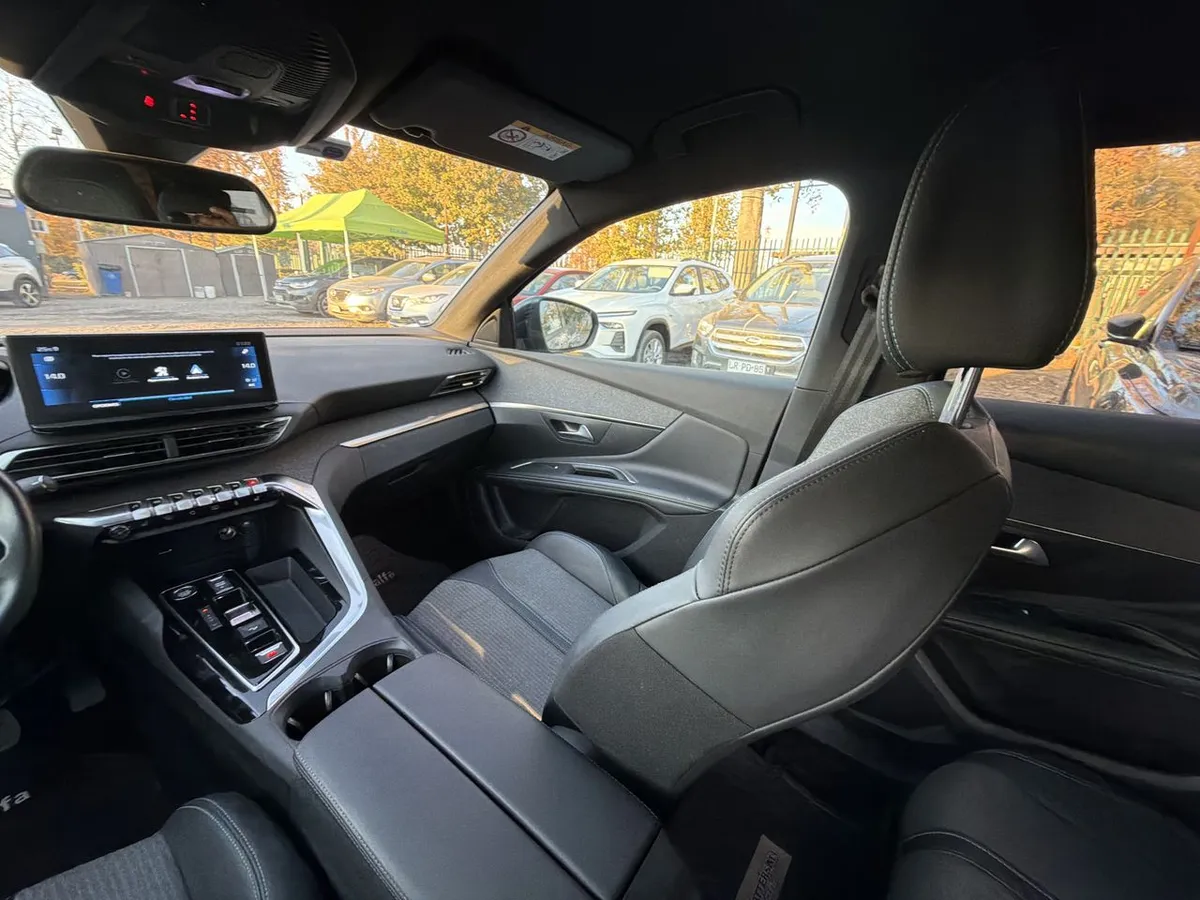 Peugeot 3008 1.5 Allure Pack Bluehdi 130 4x2 Eat8 5p año 2024